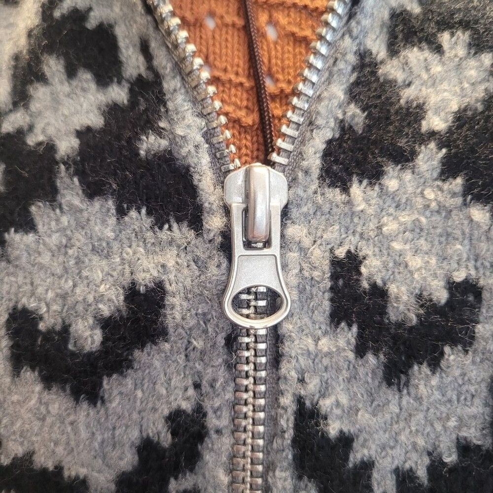 Universal Thread Gray Neo-tribal Patterned Women's Sweater - Picture 3 of 6